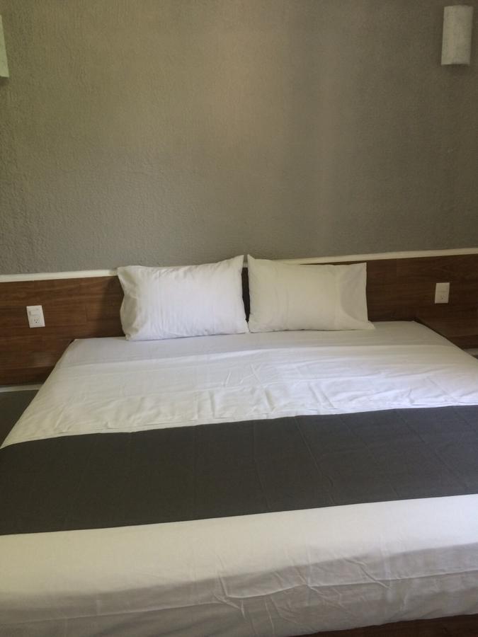 Hotel Mexicali Colima Bagian luar foto